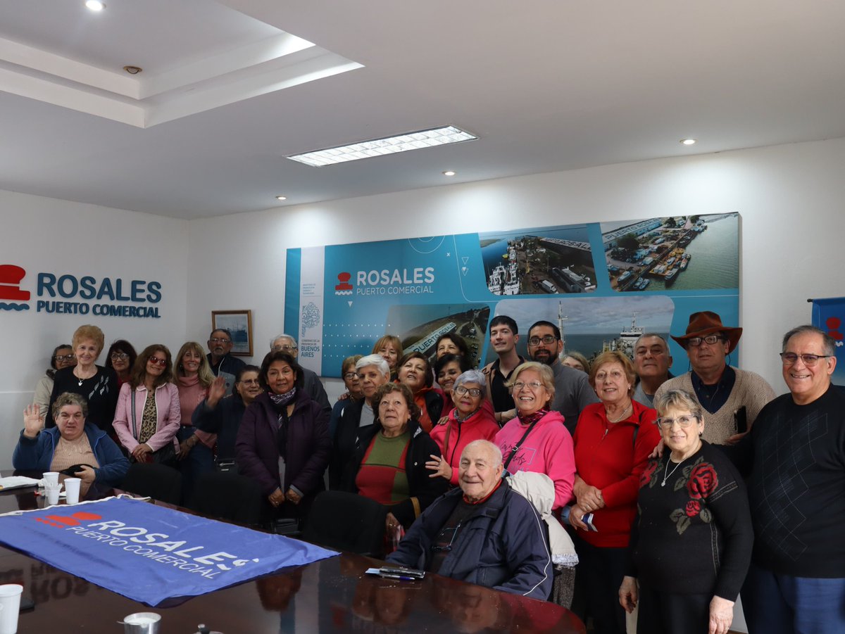 hernandojmh's tweet photo. Nuevamente contando con el enorme compromiso y apoyo de @rodrigo_arist y su equipo de trabajo de @PtoRosales, nuestros afiliados pudieron recorrer los avances y empresas instaladas en nuestra zona portuaria 😃 https://t.co/EN41LYzNjA