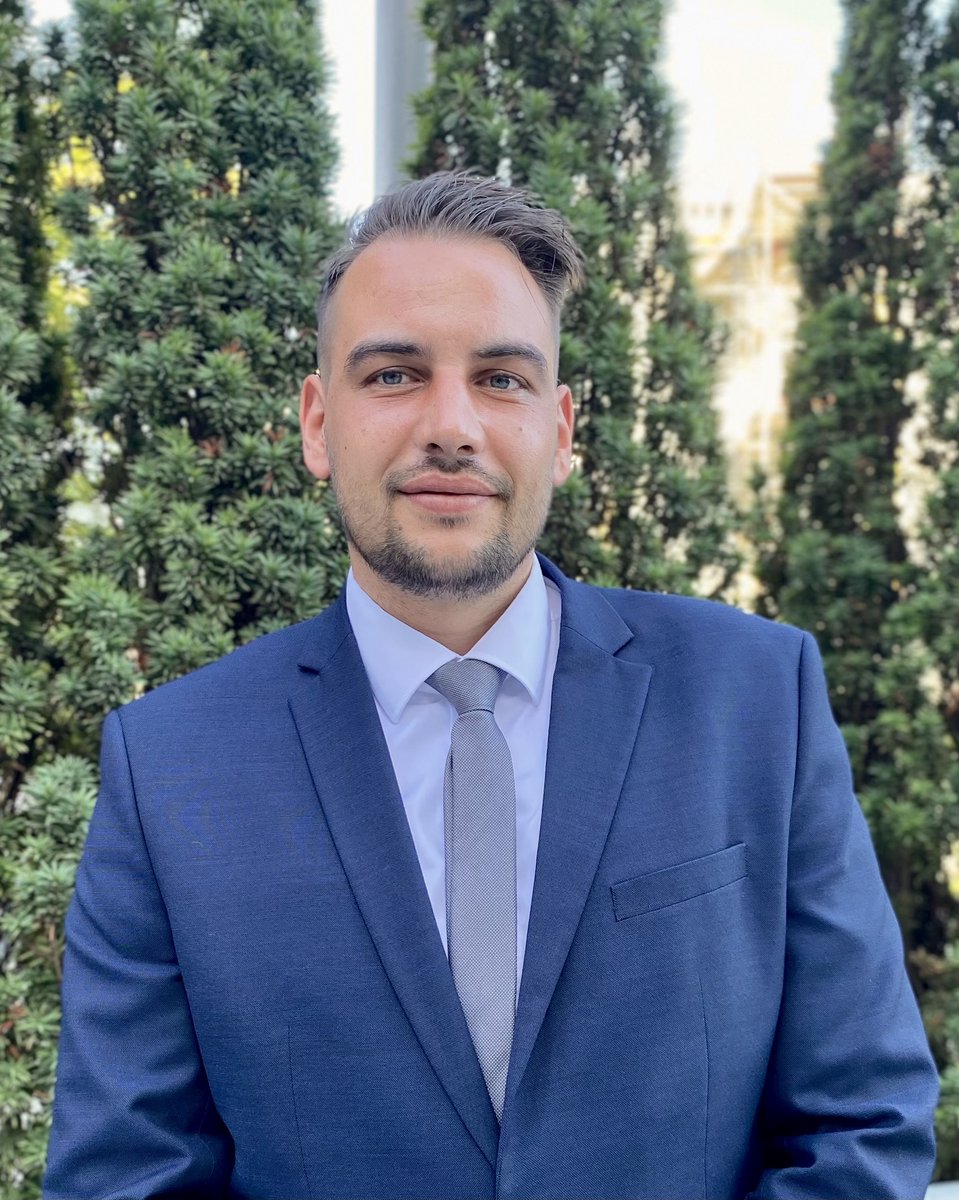 Junior-Verkäufer Tom Reichelt (31) hat seit Mai im Mewa-Vertrieb seine neue berufliche Heimat gefunden - nach Absolvierung unseres 12-monatigen Traineeprogramm. Interesse? Mit unserem Juniorprogramm setzen Sie den ersten entscheidenden Schritt: Mewa.tm/3Eht9AS #mewatm