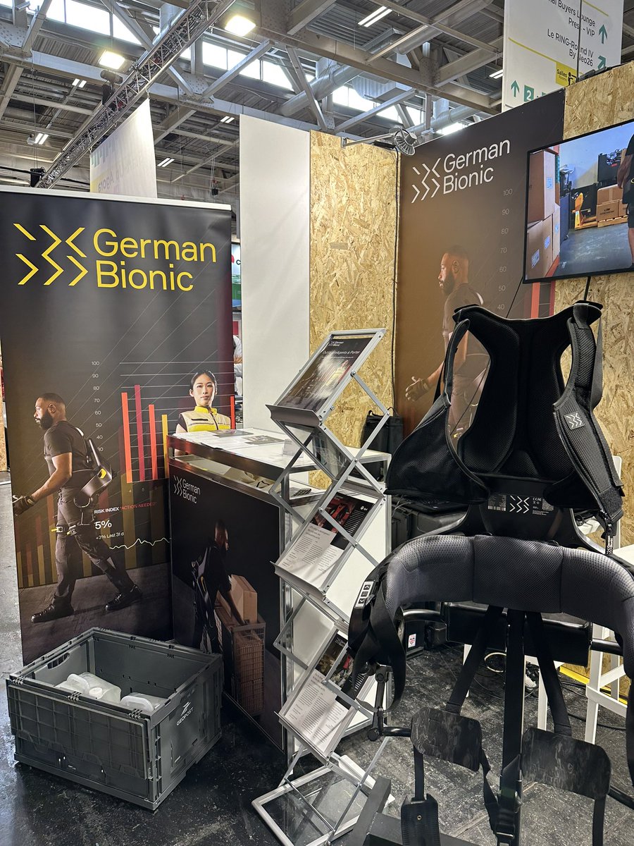 laetitiadea's tweet image. On a pu découvrir German Bionic qui mettent en avant des exosquelettes afin de révolutionner la sécurité dans les lieux de travail pour aider les personnes à porter des charges lourdes. 

@germanbionic 

#ParisRetailWeek #PRW #iimprw #iim
#exosquelettes #innovation