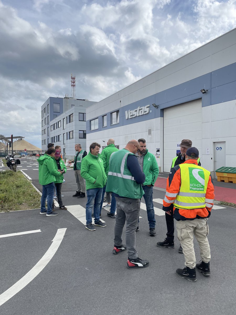 #Maritime &amp; #transport #unions taking action against <a href="/OrstedUS/">Ørsted U.S.</a> for engaging in #union_busting &amp; breaking their own code of conduct. RT to demand that <a href="/Orsted/">Ørsted</a> &amp; <a href="/NipperMads/">Mads Nipper</a> live up to their promises to <a href="/ILAUnion/">Int'l LongshoreAssoc</a>. #OrstedStopUnionBusting 
<a href="/ITFglobalunion/">International Transport Workers' Federation (ITF)</a> <a href="/ITFDockers/">ITF Dockers</a> <a href="/IDC_Dockers/">IDC/dockworkers</a>