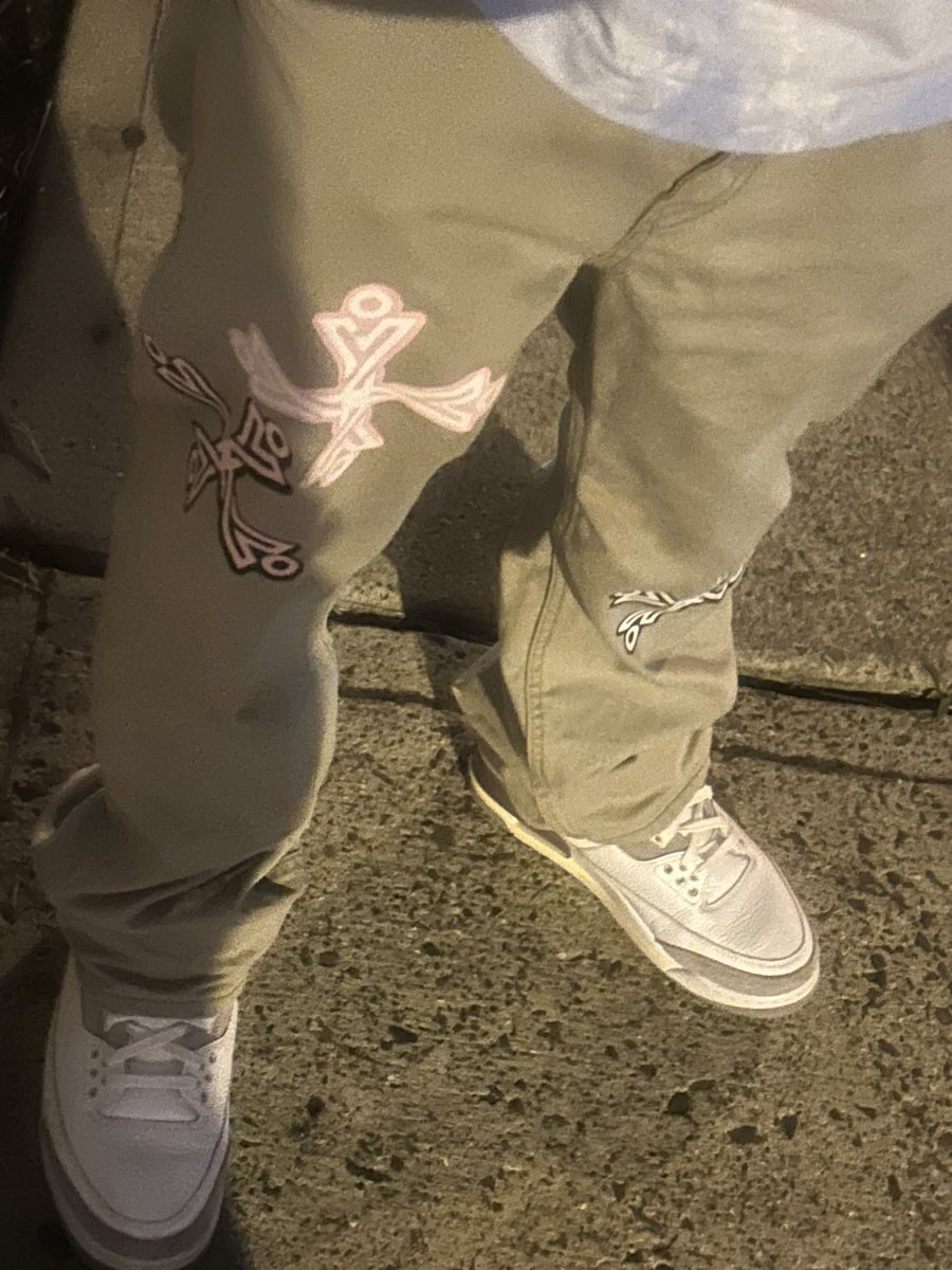 FromYi_'s tweet photo. ✨🫡 Bottoms for the soul https://t.co/PtYmqn8ZPv