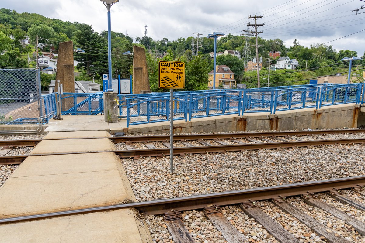 PGHtransit's tweet image. Its #RailSafetyWeek (@olinational). Cross tracks ONLY at marked crossing areas AFTER the train passes.  Never drive around lowered gates or past red flashing warning lights unless flagged by law enforcement or a PRT employee.#StopTrackTragedies