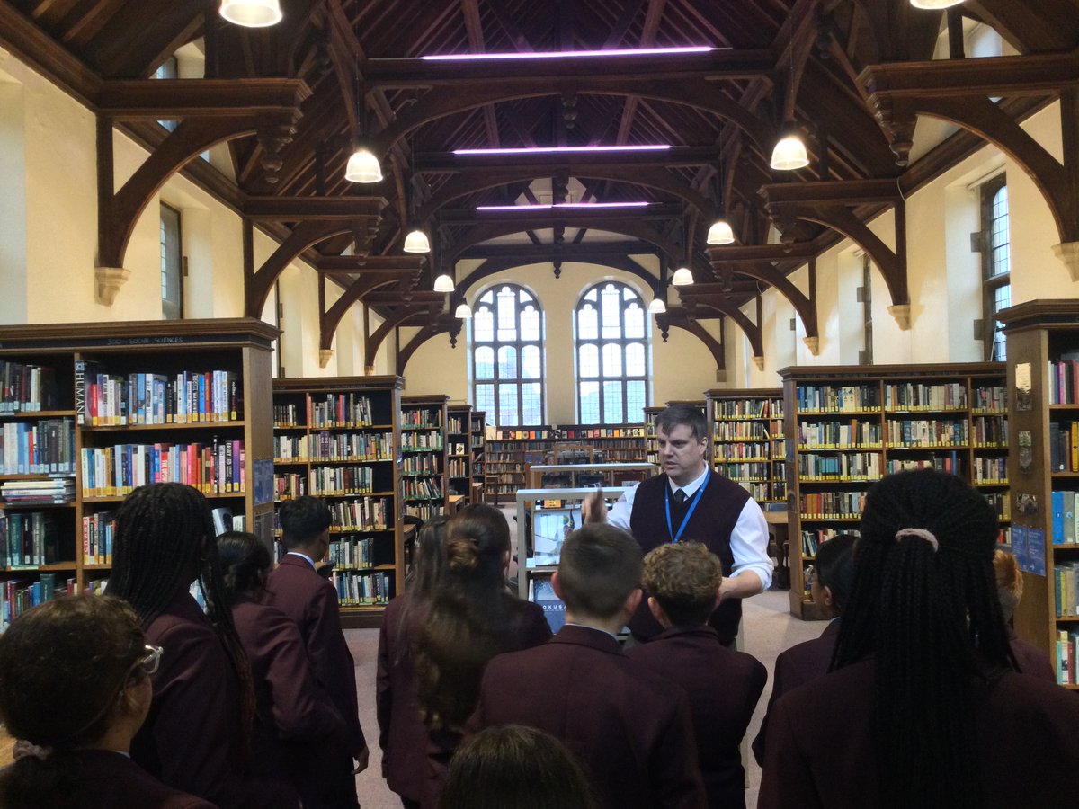 MCol_Library's tweet image. This afternoon we’ve been welcoming Year 7 pupils from our partner school, @SwindonAcademy1. They’ll be visiting every fortnight for lots of activities, challenges, and projects, but today was a chance to get to know our beautiful library space! ☺️📚