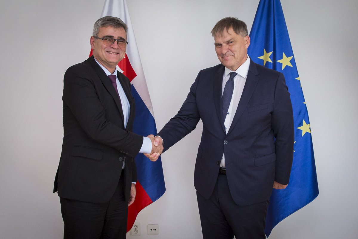 Today's meeting with 🇨🇿 Ambassador R. Jindrák confirmed again that our countries are connected not only by the border and by a common past, but also by the same vision of today's challenges. Great to have such a wonderful partner! 🇸🇰🤝🇨🇿