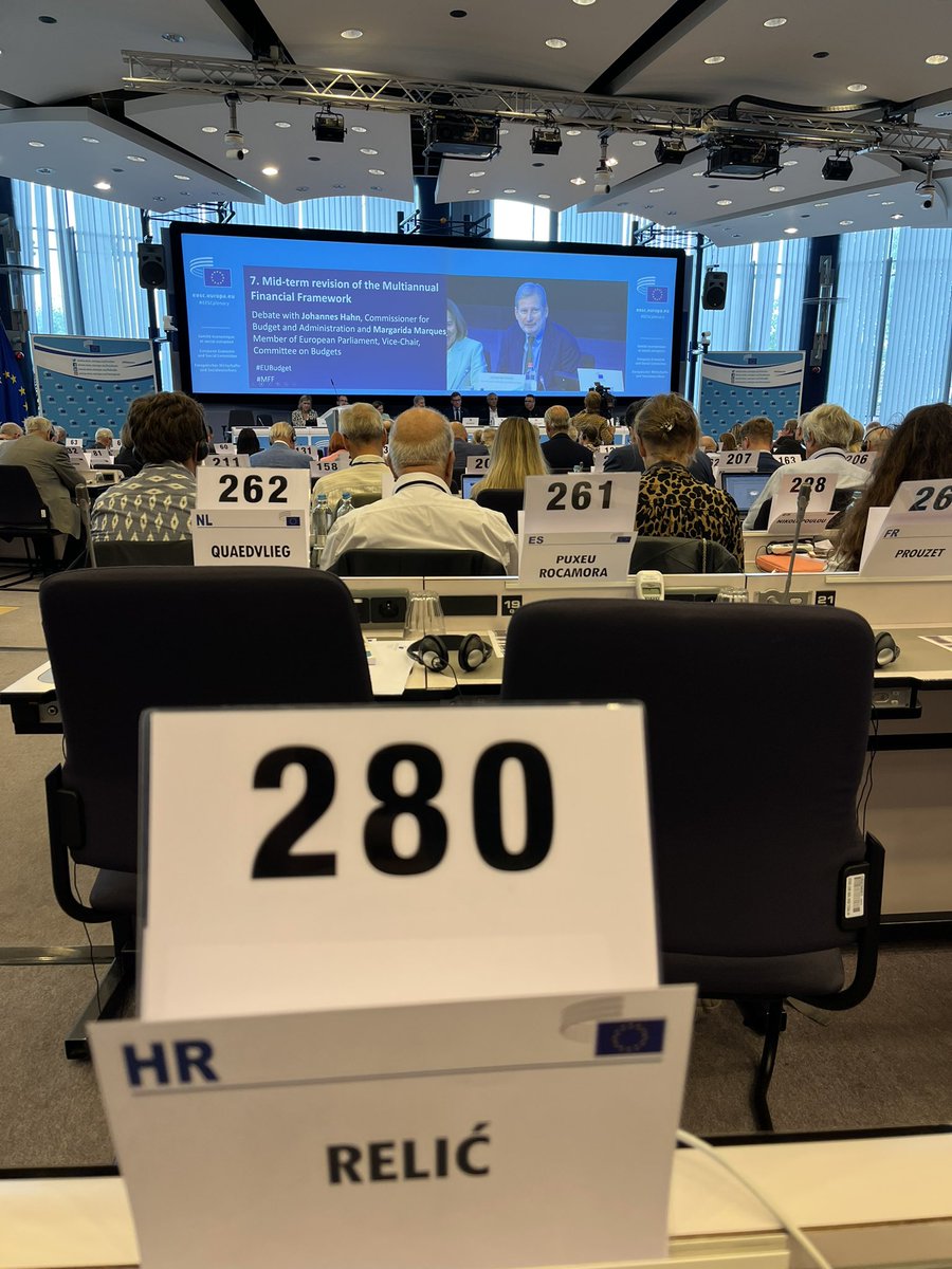 RelicDanko's tweet photo. The 581st #EESCPlenary session has kicked off!

Debate on the Mid-term revision of the Multiannual Financial Framework with @JHahnEU and @mmargmarques.

#MFF #EUBudget #EESC https://t.co/16P6A6DyRo