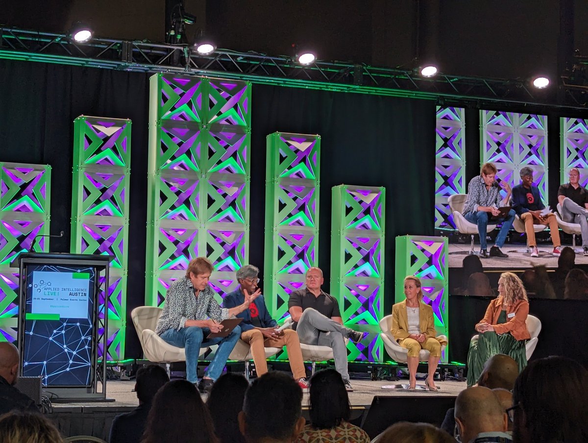 richrobinson3's tweet image. Kicking off #appliedlive in #atx this morning!   No better place to be a technologist than Austin, Texas!