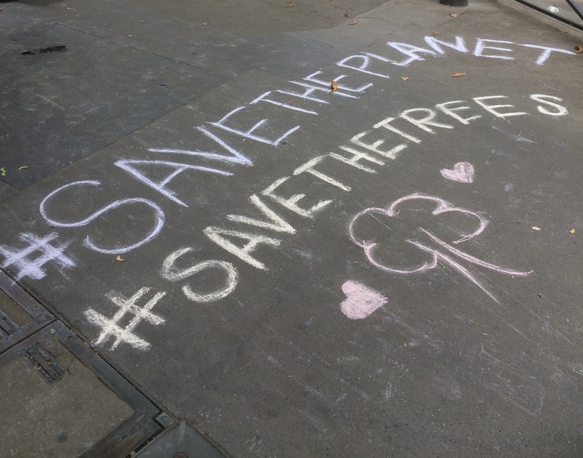 Agneslangevine's tweet image. À Toulouse comme à Paris, soutien total à @BrailThomas en grève de la faim depuis 22 jours pour défendre les arbres, le vivant et le climat. J'ai été bouleversée par sa détermination, sa force et sa bienveillance.
Le @GroupeOPCE se mobilise pour une suspension des travaux A69