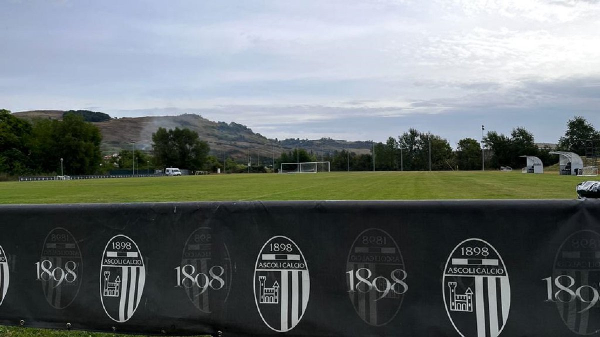 PicenoTime's tweet image. Ascoli Calcio, allenamento mattutino con tattica in fase di possesso e partita a tutto campo picenotime.it/it/pagine/59F8… #serieb #CREASC #CremoneseAscoli