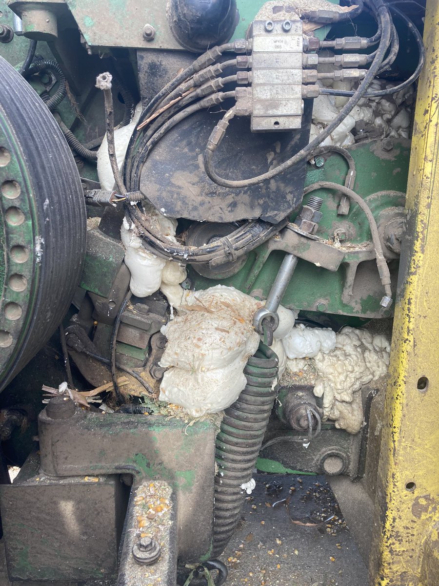 KornKattle's tweet photo. How to fix @JohnDeere inefficiencies… #greatstufffoam https://t.co/DFnyAKsE9f