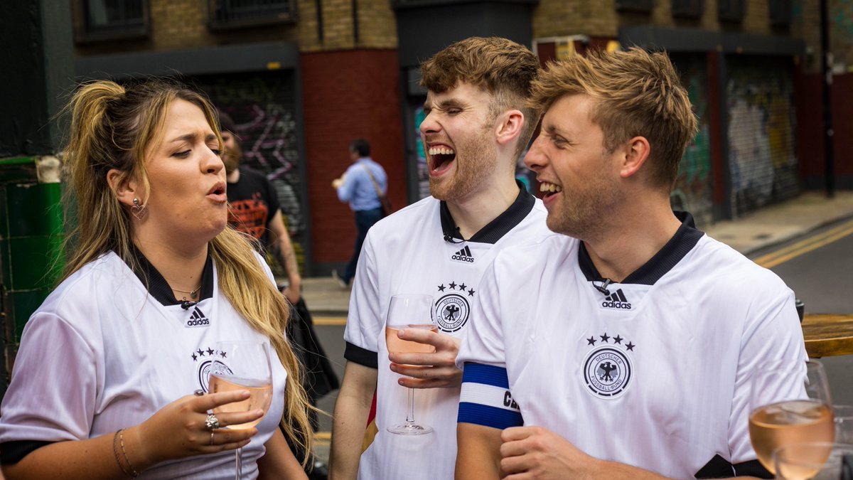 chrismd10's tweet photo. Every hole's a goal in tonight's video...
FOOTBALL. PUB. GOLF.

Timewasting ❌
Diving ❌
Dissent towards the ref ❌

A match up of England vs Germany, which always guarentees goals. See who gets battered tonight!