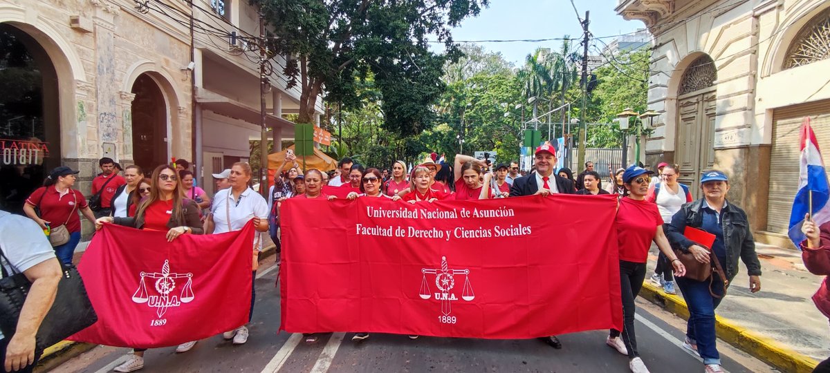 derechouna1889's tweet photo. #LaUNAEnParo 🔴𝗠𝗼𝘃𝗶𝗹𝗶𝘇𝗮𝗰𝗶ó𝗻 𝗱í𝗮 𝟮
🗓 Miércoles 20 de setiembre de 2023.
Derecho UNA dice presente en segundo día de movilización.

La Educación Superior no se negocia!
#DerechoUNAPresente
#SiAlPresupuestoParaLaUNA
#SomosDeLaUNA https://t.co/hAP7oanDAe
