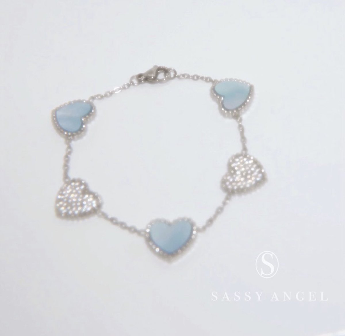 sassyangelchan's tweet photo. インスタで話題の💓全て金属アレルギー対応のアクセサリーショップsassyangel🤍🪽
初の試みで、新作も人気商品も全て対象のクーポンをリツイート数に応じて配布します👏🏻

100リツイート達成▶︎10%OFF
500リツイート達成▶︎20%OFF
1000リツイート達成▶︎30%OFF
10000リツイート達成▶︎50%OFF https://t.co/AigSBVmQGX