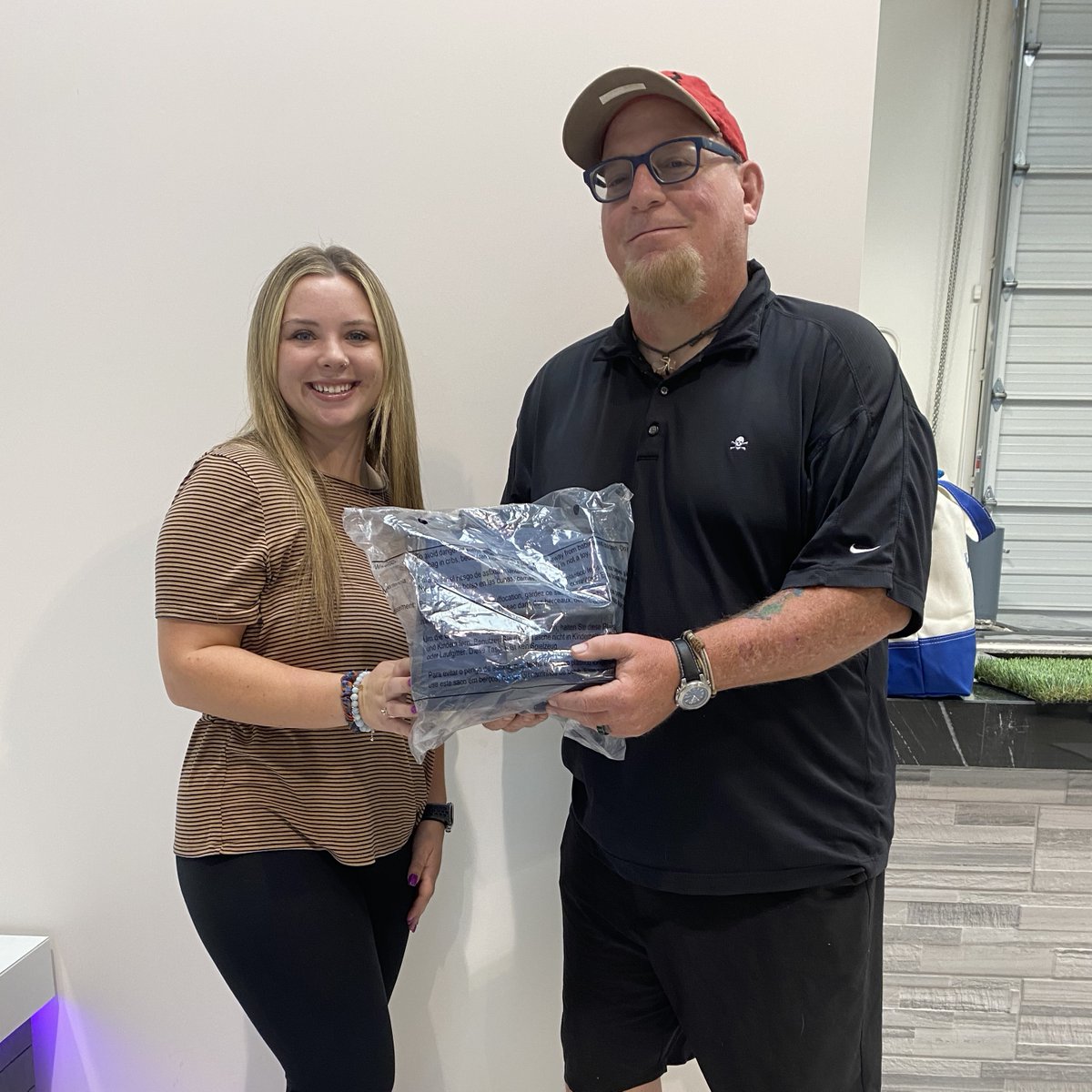 vintagepools's tweet photo. Congratulations to Allen!

He was the winner of our Giveaway!

Don’t miss the next one, follow up to stay up to date 🏆

#VintagePoolsLV #VegasPools #CustomPools #Winner #Giveaway https://t.co/pQhvT4CvMC