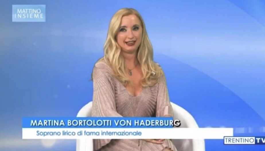 InfoMartina's tweet photo. Grazie @TrentinoTV e @Lararigotti per la meravigliosa #intervista! A presto e un'abbraccio forte 🤗 #booksforpeace https://t.co/1MA7RZPg4l