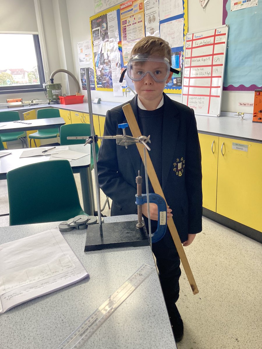 slavinsthe's tweet image. S2 are working hard to build a Newton Balance. #STEM #Ambees #LearninginFaithHopeLove