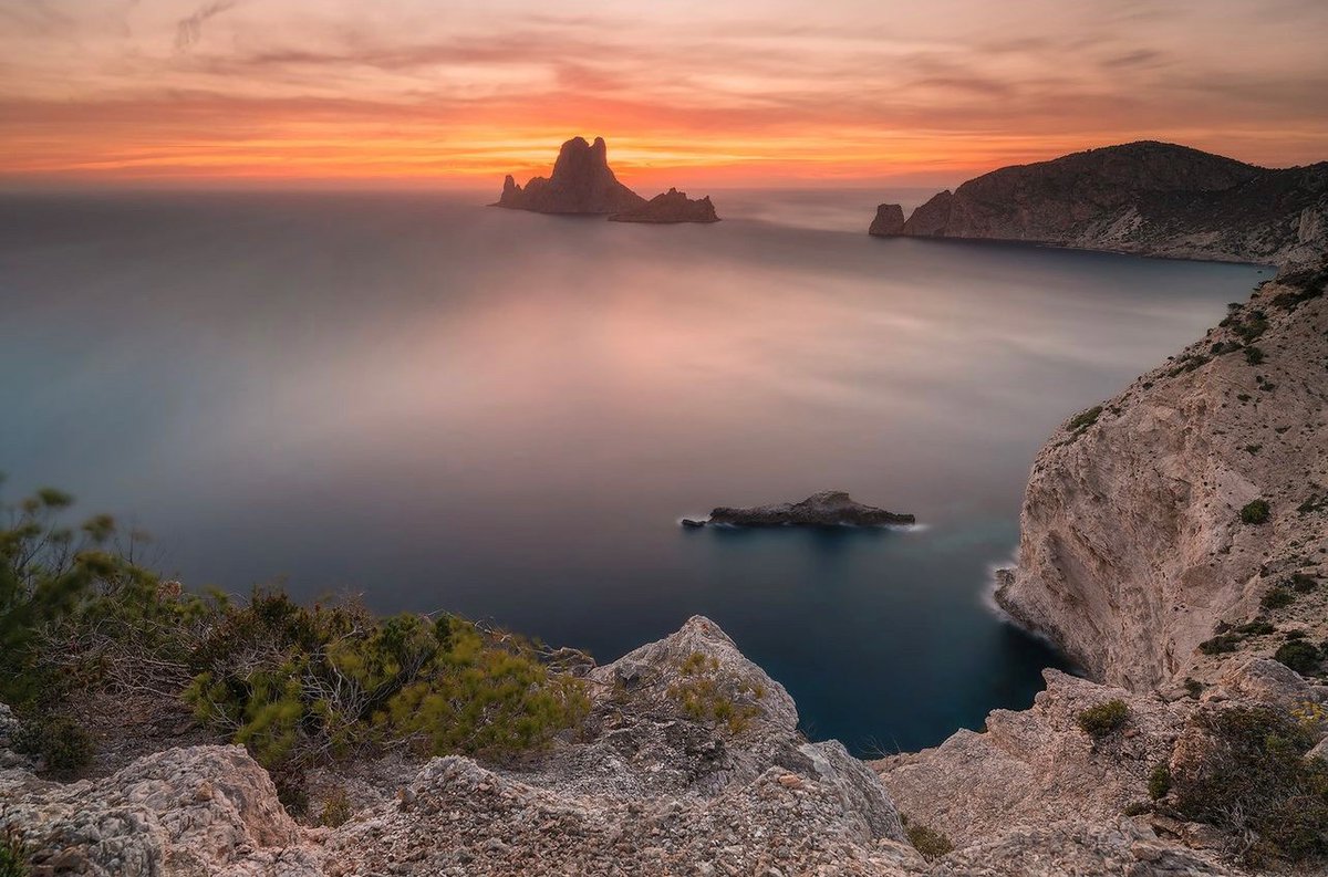 Stunning sunset captured by Calibrite Ambassador   Francesco Gola  🌅

#Calibrite #colourmanagement #sunset #landscapephotography