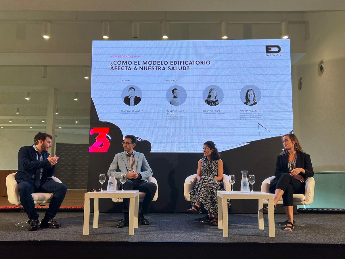 ConPassivHaus's tweet photo. Tercera mesa redonda de #Edifica23: “Salud: ¿Cómo el modelo edificatorio afecta a nuestra salud?”. Participan Fco Javier Cremades, de @Fundacion_ONCE; Sara Velázquez, de @saraVARQ y Ainhoa Arriazu, investigadora de @etsaunav. Modera el periodista Juan Joaquín Hernández. https://t.co/aLWs0jtPJZ