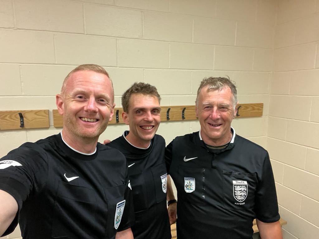 NottsFA's tweet photo. Great to have Premier League Assistant Referee Steve Meredith as part of the officials team for @wb_fc v @RadfordFC64 in the Saturday Senior Cup Round 1 tie last night. https://t.co/VutPEG6vJ2