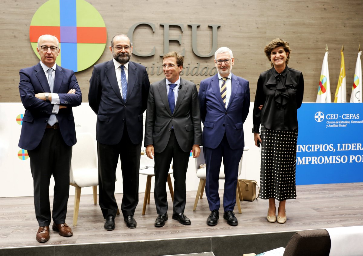 CEU (@fundacionceu) on Twitter photo El alcalde de <a href="/MADRID/">Ayuntamiento Madrid</a>, José Luis Martínez-<a href="/AlmeidaPP_/">José Luis Martínez-Almeida</a>, ha inaugurado esta mañana una nueva edición del Título de Experto en Liderazgo y Compromiso Cívico de <a href="/CEFAS_CEU/">CEFAS</a>.
En el coloquio con María San Gil, directora del título, Martínez-Almeida ha hecho referencia al papel El alcalde de <a href="/MADRID/">Ayuntamiento Madrid</a>, José Luis Martínez-<a href="/AlmeidaPP_/">José Luis Martínez-Almeida</a>, ha inaugurado esta mañana una nueva edición del Título de Experto en Liderazgo y Compromiso Cívico de <a href="/CEFAS_CEU/">CEFAS</a>.
En el coloquio con María San Gil, directora del título, Martínez-Almeida ha hecho referencia al papel