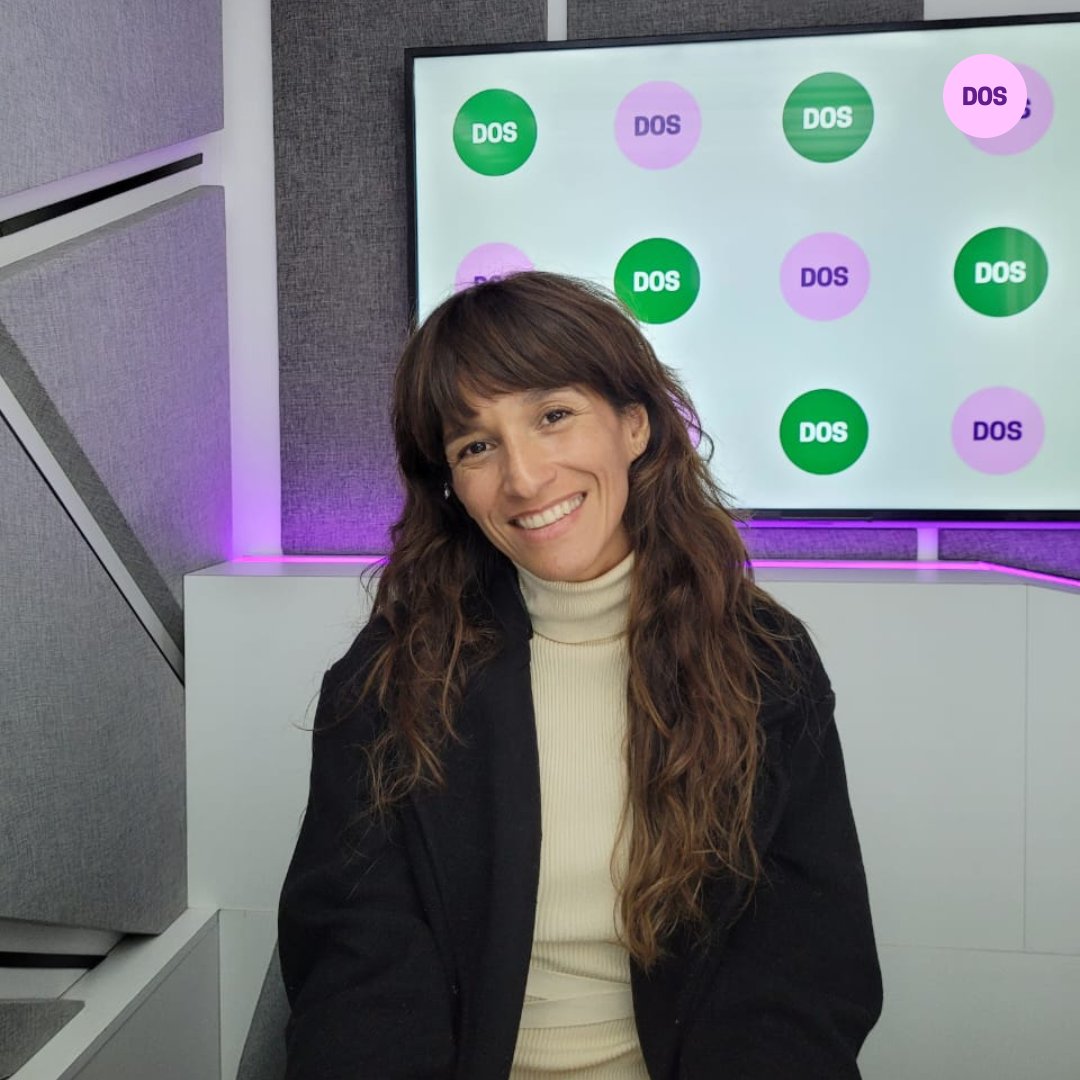 FMDOS's tweet photo. Lore Capetillo ya está al aire en la 98.5 para acompañarte con la mejor música y noticias 🥰 Te esperamos en el #Dedicados https://t.co/vDcdCfyq4a 💜 https://t.co/6u4K3RyHwm