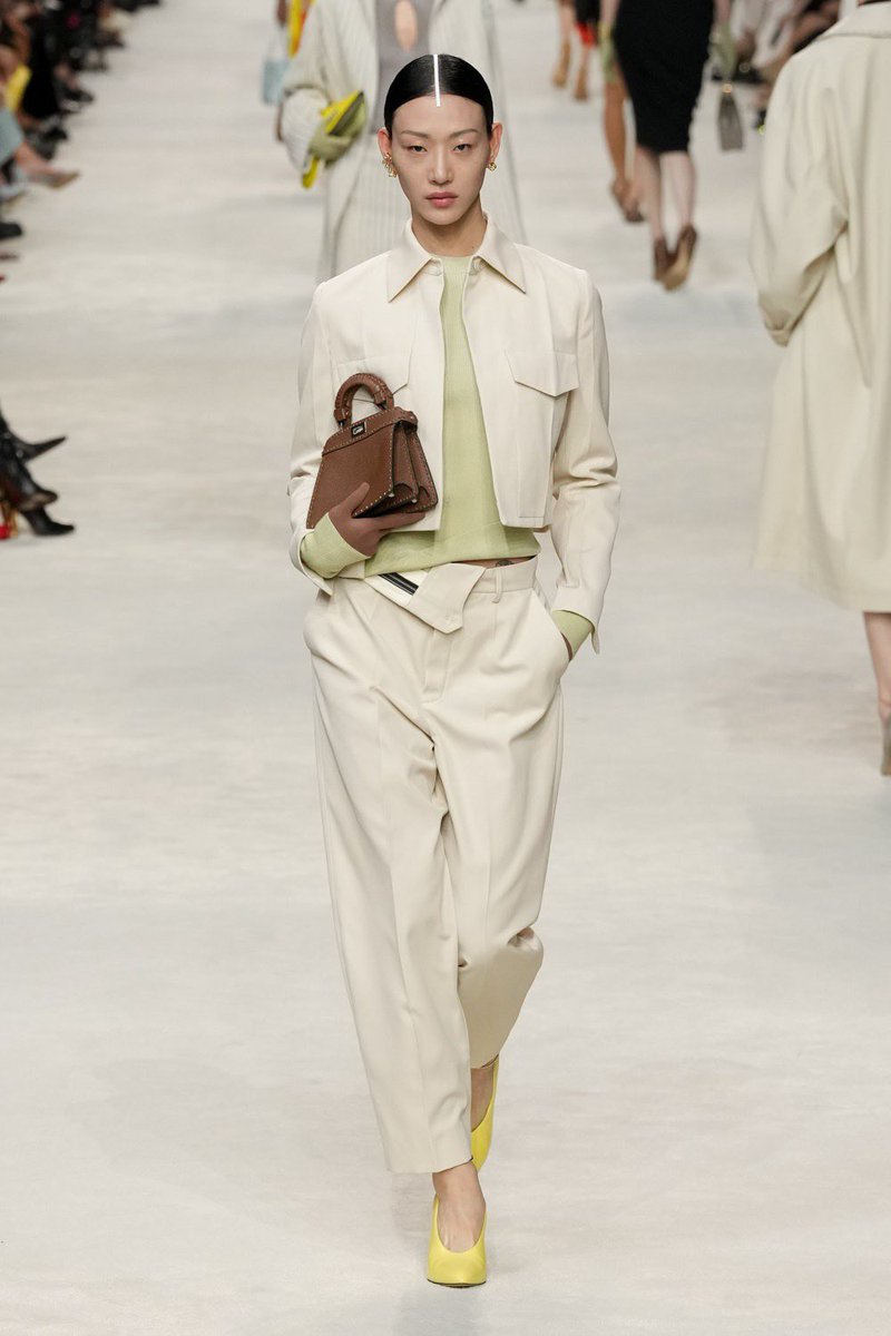 jacquemusx's tweet photo. The colour palette at Fendi was magnificent 👏 https://t.co/gXDH2njBtM