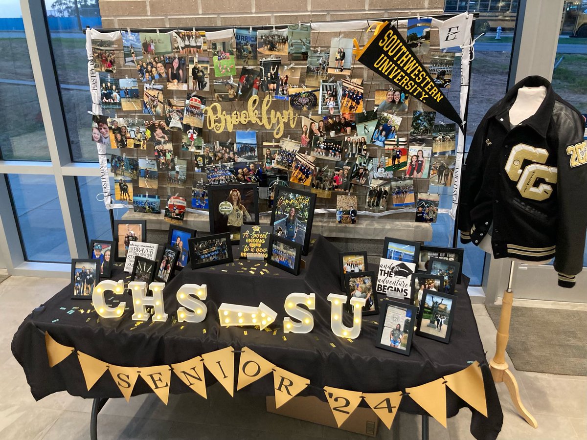 B_spikesvb's tweet photo. So thankful for everyone that has supported me throughout my high school years🐅 Almost onto the next chapter! #Seniornight #SicEm #ConroeTigers @ConroeTigerVB https://t.co/WijJ8LRmNN