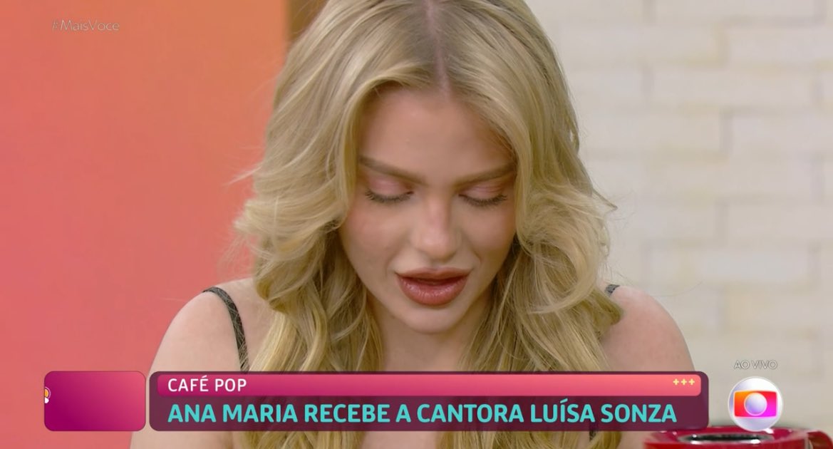 cleytu's tweet photo. MDSSS a Luísa acabou de confirmar na Ana Maria que terminou com o Chico, que foi traída e agora ela tá chorando e lendo um texto sobre traição https://t.co/3CcDcAwEIb