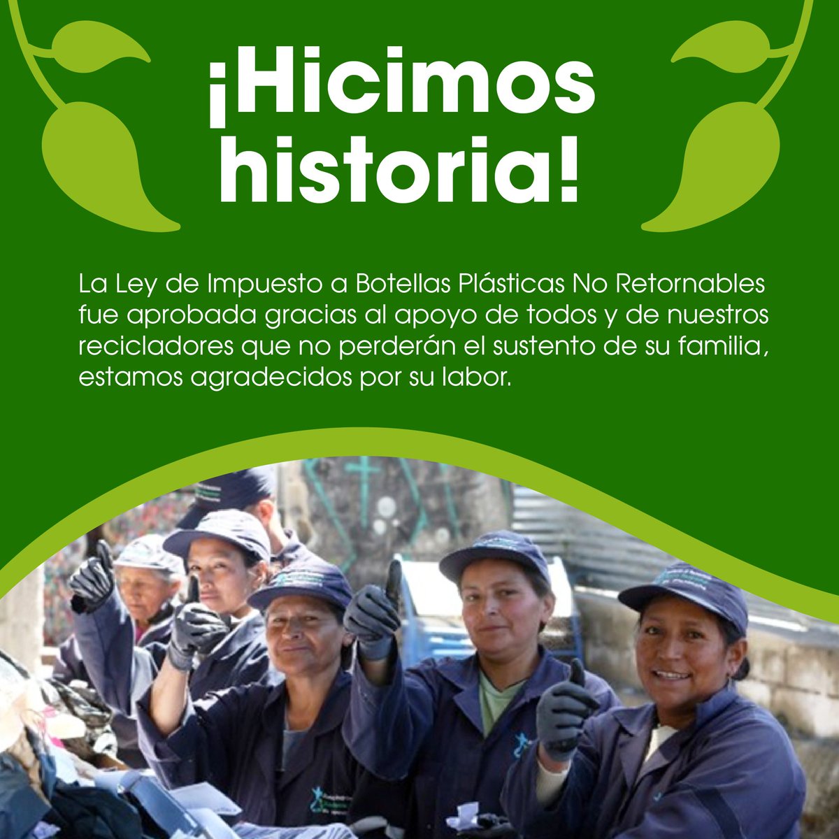 mariasanchezec's tweet photo. ¡Hicimos historia! La Ley de Impuesto a Botellas Plásticas No Retornables fue aprobada gracias al apoyo de todos y de nuestros recicladores que finalmente mantendrán el sustento de sus familias por su labor.
Agradecemos a la @CorteConstEcu por atender el llamado del pueblo. https://t.co/NNLvOgtRET