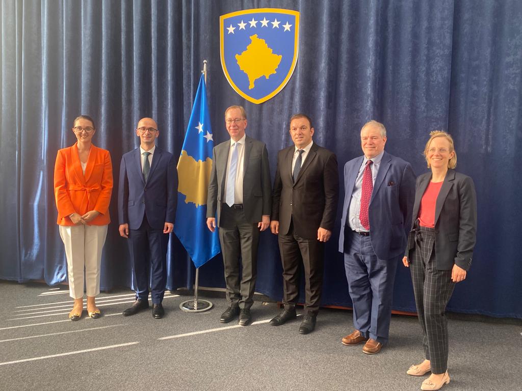 Back in Kosovo training officials on EU &amp; CoE institutions with <a href="/CPSDOfficial/">CPSD Official</a> . Chair of FAC RKS Assembly <a href="/HyseniKryeziu/">Arbereshe Kryeziu Hyseni</a> MP, Deputy FM RKS <a href="/Kreshnik_A/">Kreshnik Ahmeti</a>, Michael Roberts, Chair Del to NATO PA Driton Hyseni MP, Sarah Jaquiery Diplomat CH Embassy to RKS. A real pleasure to be here.