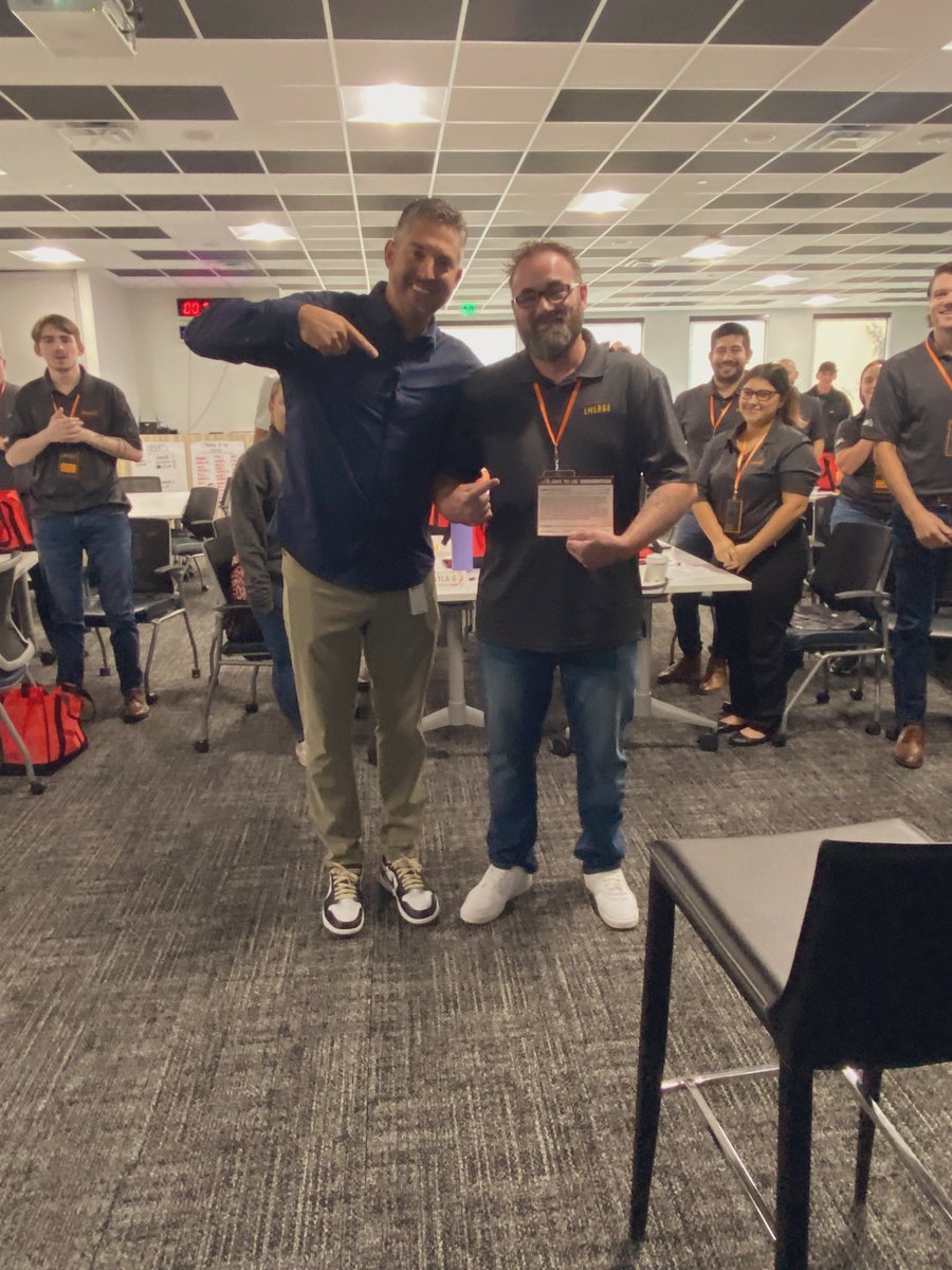 Focused recognition at #ChilisEMERGE from DO <a href="/TFisherBatson/">Teresa Fisher-Batson</a> courtesy of <a href="/DingmanAdam/">Adam Dingman</a> 🌶️’s ❤️🎉