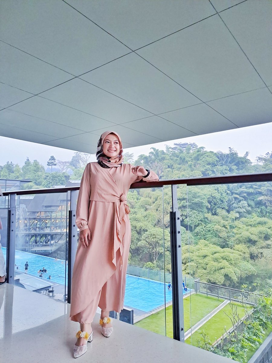 susanisptr's tweet photo. Foto bulan Februari kemarin nih 😭😍 
Kgn bgt dgn suasana liburan gini, nah kalo pesen tiket pesawat di @tiket krn pasti murah meriah  + ada fitur 100% refund buat penerbangan domestik

Yuk cek disini
https://t.co/VohZpwhxVo… 

#Sobattiket #Bulatkantiketmu #tiketMurah https://t.co/XHTBkoddKv