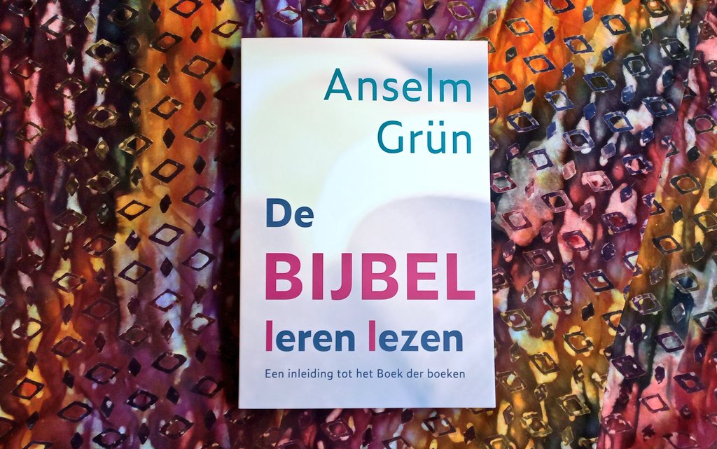 Coornstra's tweet photo. Nou, mijn debuut als #vertaler Duits-Nederlands is een feit! Vandaag lag #AnselmGrün op de mat.
Ik heb al doende veel van hem opgestoken. Het is een opluchtend #boek, dus ik beveel deze uitgave van Ark Media van ❤️ aan!
(En daarvoor krijg ik niks extra's; ik ben al betaald 😇) https://t.co/Xnq6CQF99W