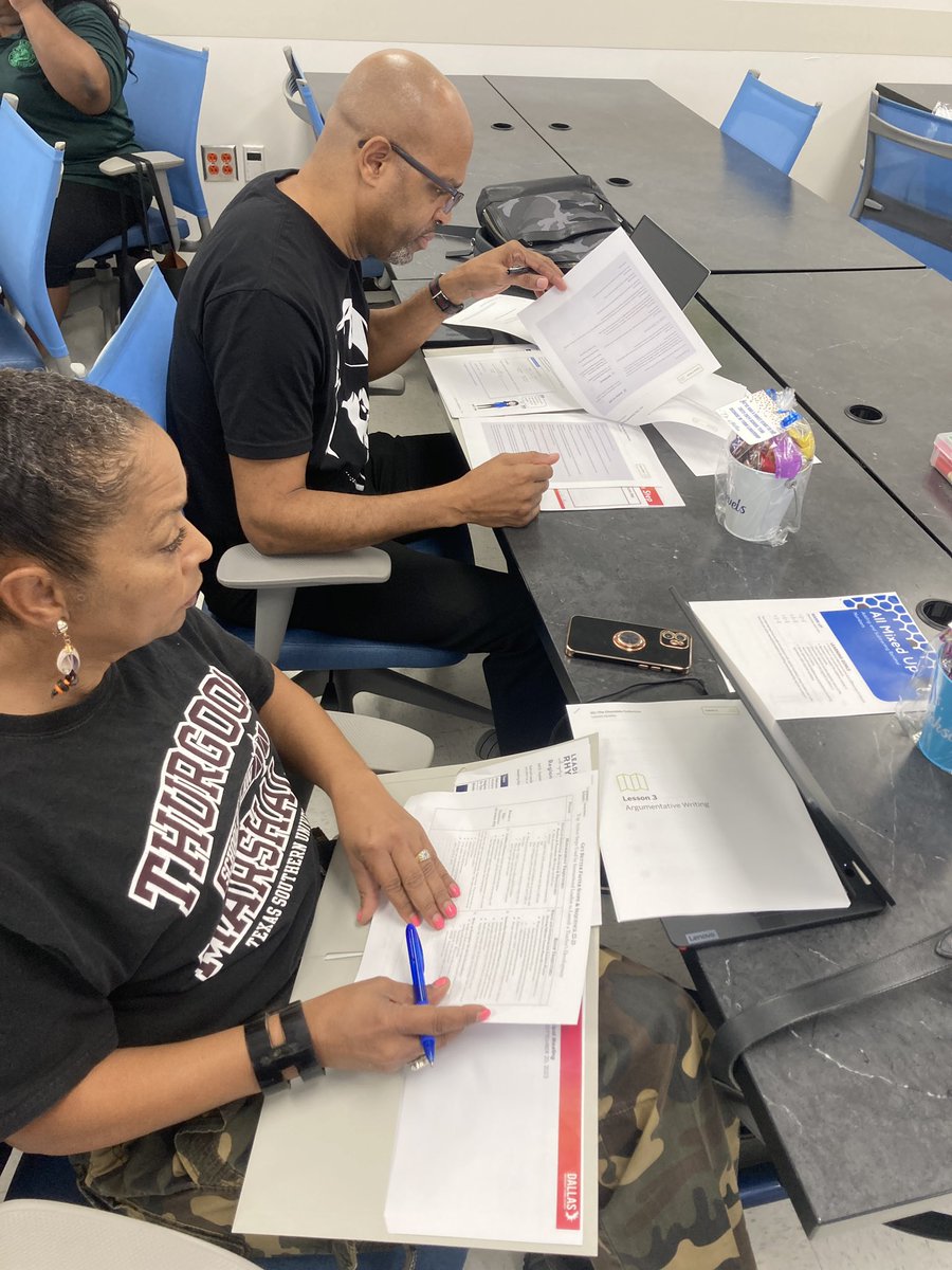 DemakiJones's tweet photo. @RegionIVRising Laser focused on the TIG #ILCDallasISD https://t.co/XC4t9pwBAs