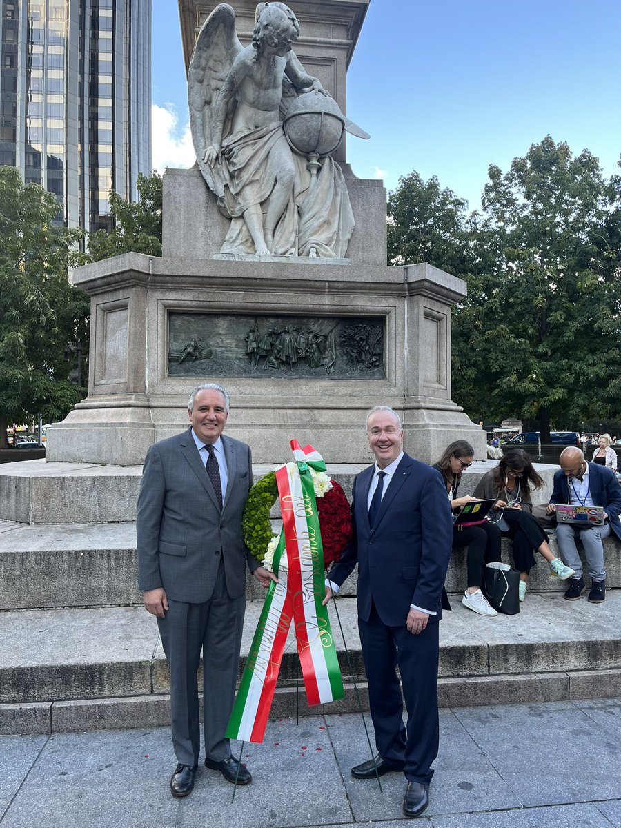 niaforg's tweet photo. Italian Prime Minister @GiorgiaMeloni paid tribute to Christopher Columbus by participating in a wreath-laying ceremony at the Columbus statue in Manhattan. 

This meaningful event came as the city held a hearing to discuss bills that could allow the removal of monuments honoring historical figures. As honoring Columbus's legacy aligns with NIAF's mission, our leadership was honored to have been invited to join Meloni in celebrating this iconic symbol of Italian American heritage.

Read more about her visit here: https://t.co/gymqBfuQ4Y

Photographed from left to right: NIAF Executive VP Linda Carlozzi, NIAF Executive Vice Chairman John Calvelli, Italian Prime Minister Giorgia Meloni, NIAF President Robert Allegrini, NIAF Regional Vice President, Southwest Pete Melucci.