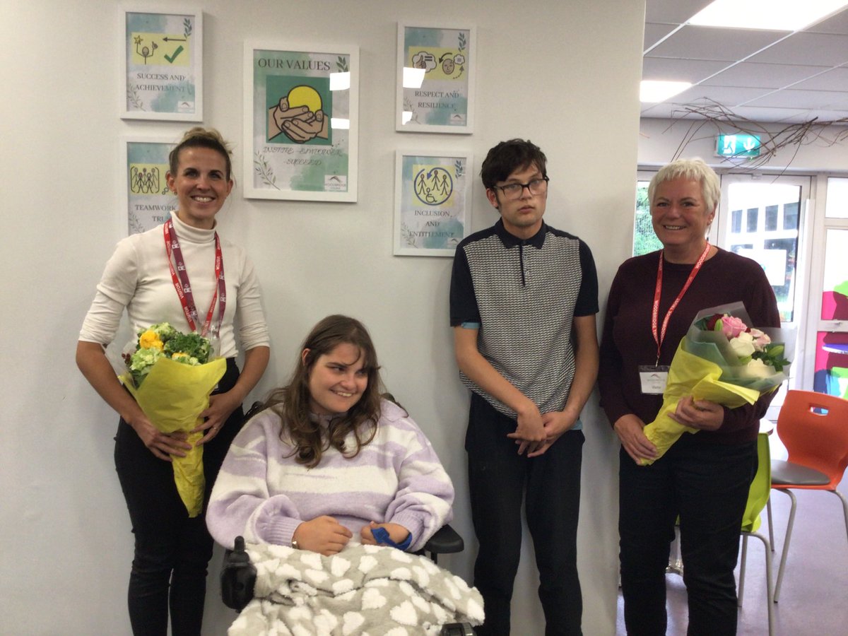 WB_College's tweet photo. Woodbridge College welcomed Karan Lee, Deputy Lieutenant, today to celebrate student achievement in the Duke of Edinburgh Award. @DofE @DofEGMTeam #accesswithoutlimits https://t.co/0lIjK25Dsr