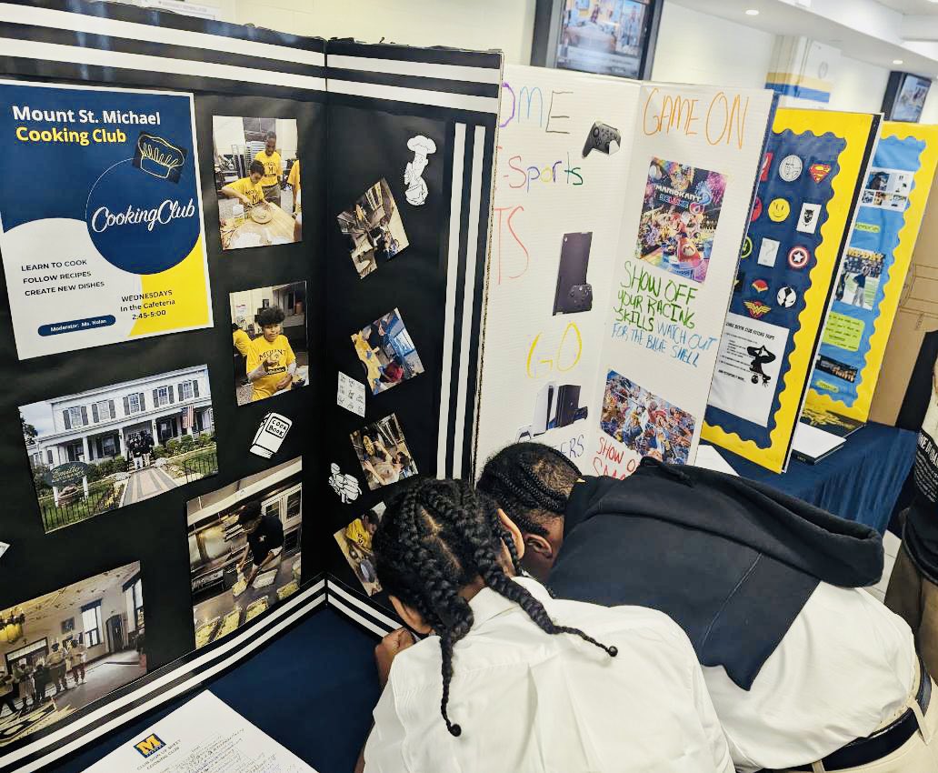 MountToday's tweet photo. Students are learning what happens #afterthebell at our #ClubFair. With various co-curricular activities, #TheMountBx has plenty to keep students engaged after school. #JoinaClub #GetInvolved #AllBoys #Grades6through12 https://t.co/nGrD6ysobH