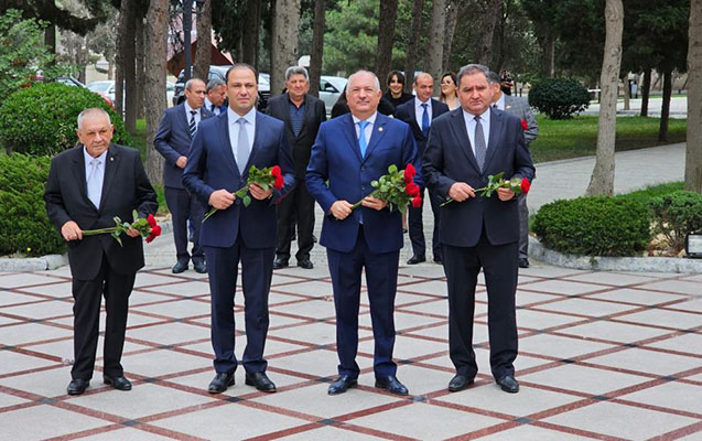 VazehASGAROV's tweet photo. Sentyabrın 20-də Suraxanı Rayon İcra Hakimiyyətinin təşkilatçılığı ilə “Heydər Əliyev İli” çərçivəsində “Əsrin müqaviləsi tarixi Zəfərimizə gedən yolun başlanğıcıdır” adlı konfrans keçirilib.

https://t.co/NvrqGI904b https://t.co/qU2cN7eOCH