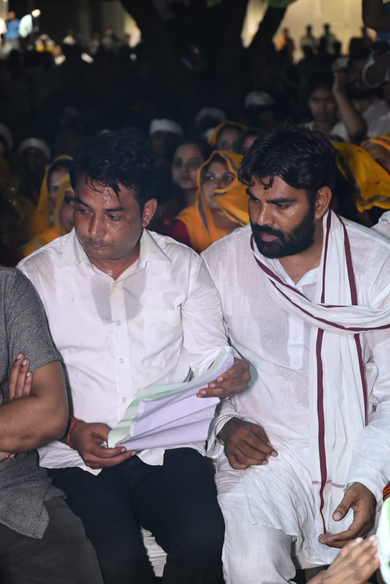जेल से रिहा होने के बाद राम और लक्ष्मण एक साथ...

#VikramSinghMeena #NareshMeena