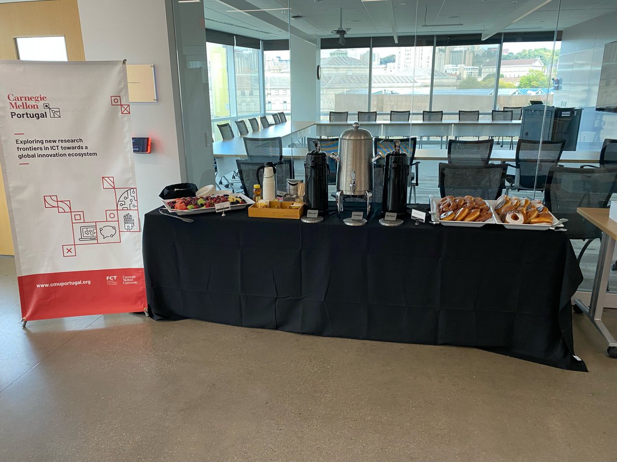 CMUPortugal's tweet photo. Yesterday #CMUPortugal students currently at @CarnegieMellon gathered for☕️ and🍩! A Welcome Back event where all could meet and share experiences of life at @CarnegieMellon!  
Good luck to all for this new semester!
ℹ️https://t.co/ECIIdjgZFy https://t.co/i7NwD3rYyw