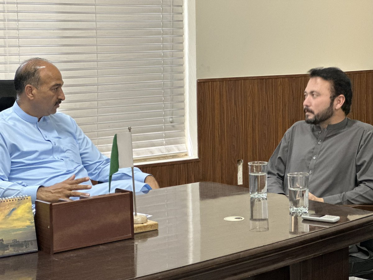 ZafarBaltiPk's tweet photo. رہنما پاکستان تحریک انصاف جناب چودری الیاس مہربان کے ساتھ ملاقات ۔
موجودہ سیاسی صورتحال پر تفصیلی گفتگو ۔۔
چودری الیاس مہربان صاحب کی طرف سے انٹرنیشنل ہیومن رائٹس موومنٹ گلگت بلتستان کی ذمہ داریاں سنبھالنے پر  ظفر اقبال بلتی کو مبارک باد پیش کی ۔ https://t.co/Vat3wx8ZxP
