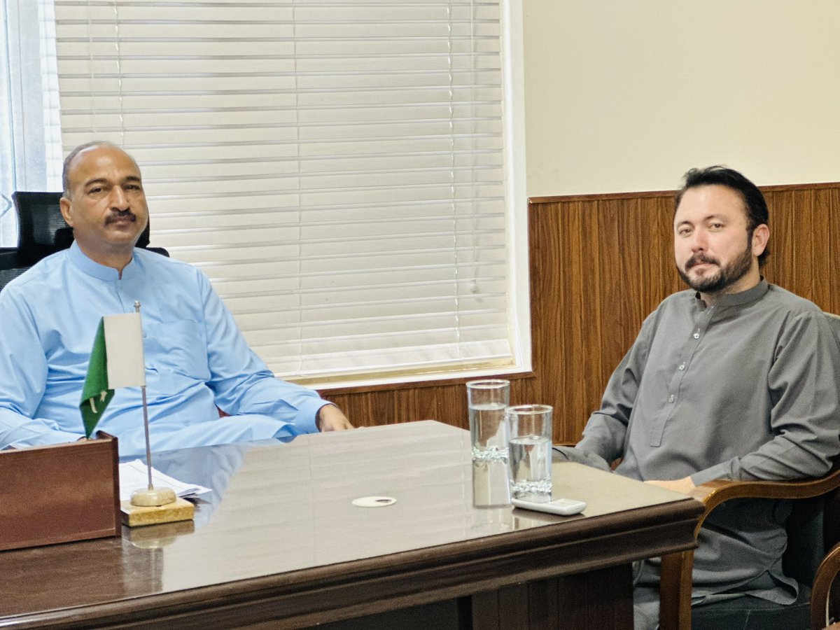 ZafarBaltiPk's tweet photo. رہنما پاکستان تحریک انصاف جناب چودری الیاس مہربان کے ساتھ ملاقات ۔
موجودہ سیاسی صورتحال پر تفصیلی گفتگو ۔۔
چودری الیاس مہربان صاحب کی طرف سے انٹرنیشنل ہیومن رائٹس موومنٹ گلگت بلتستان کی ذمہ داریاں سنبھالنے پر  ظفر اقبال بلتی کو مبارک باد پیش کی ۔ https://t.co/Vat3wx8ZxP