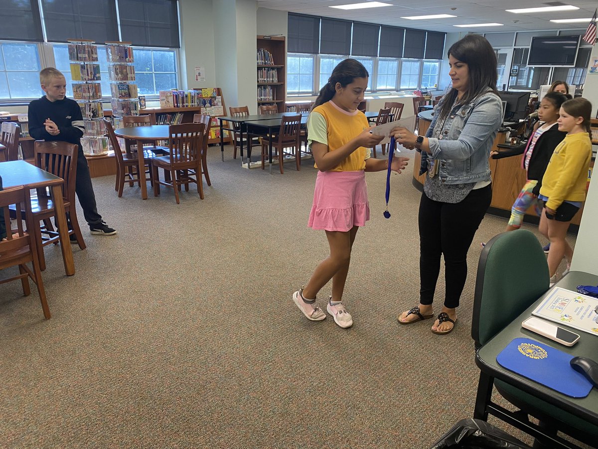 MartinezReading's tweet photo. Congratulations to our summer readers who participated in the Suffern Free Library’s summer reading program! @CherryLaneES https://t.co/oQDLvaBPgo