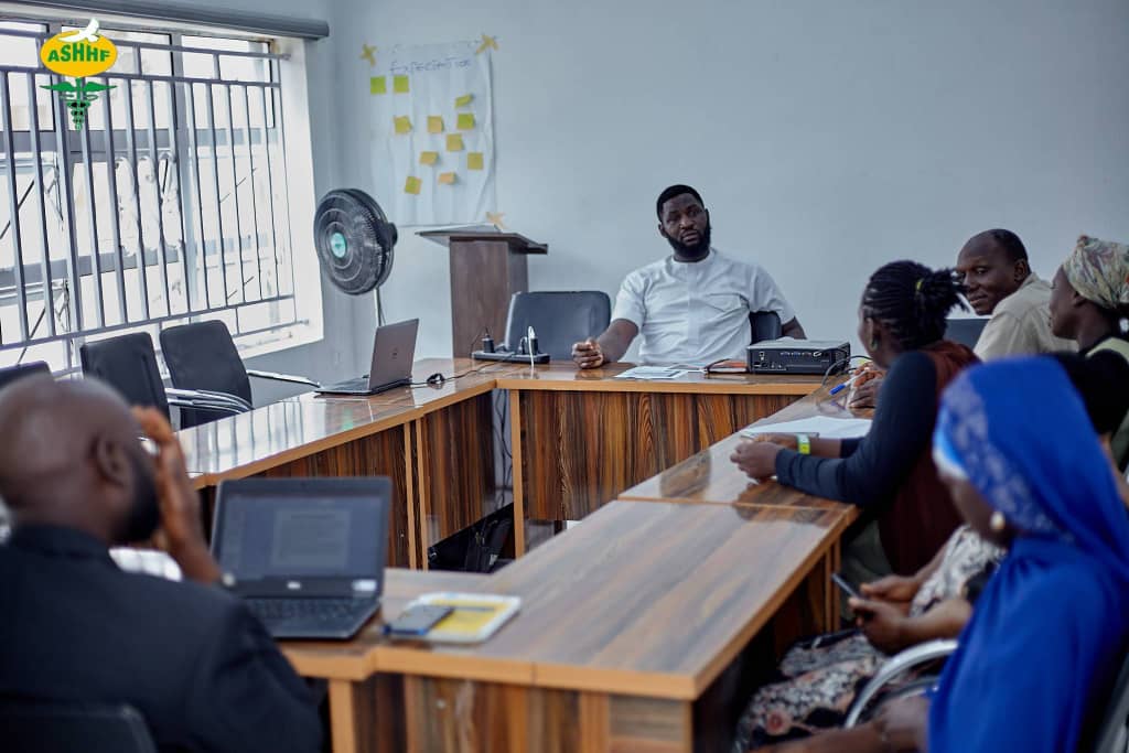 ashhfoundation's tweet photo. The importance of retraining is unquantifiable, it improves knowledge, performance of employees in their workplace resulting to less supervision.
The Management of ASHH foundation conduct regular training for her staff.
#ASHHFoundation
#Stafftraining https://t.co/QqacletmcD