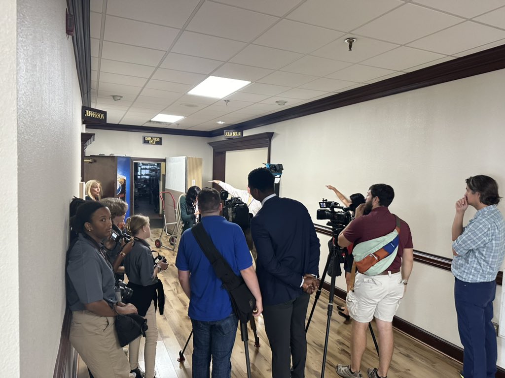 old acct tweet media