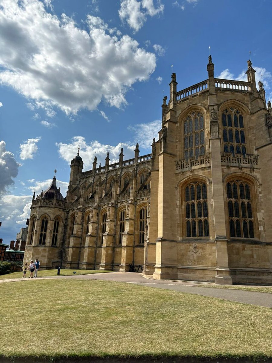 cc34211504's tweet photo. Windsor Castle😊 https://t.co/1CDHaSpKOX