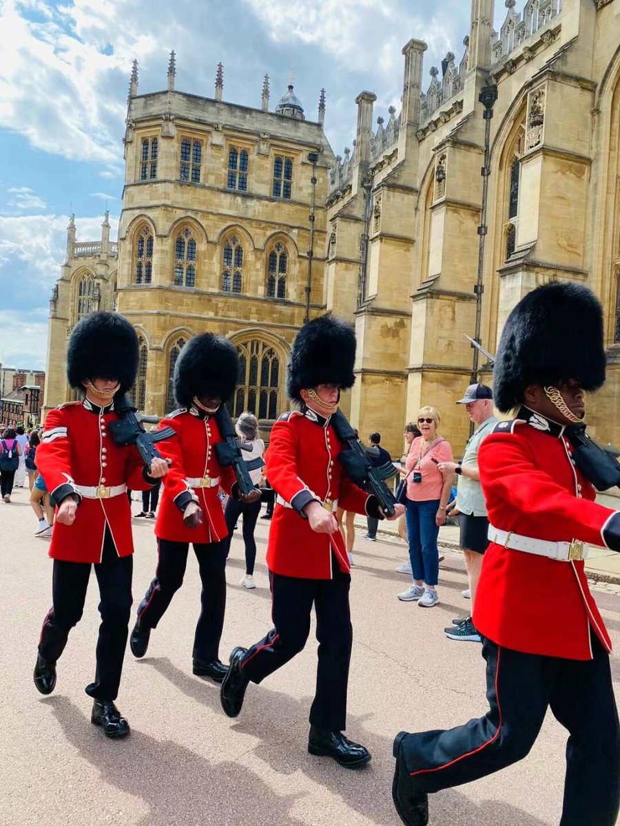 cc34211504's tweet photo. Windsor Castle😊 https://t.co/1CDHaSpKOX