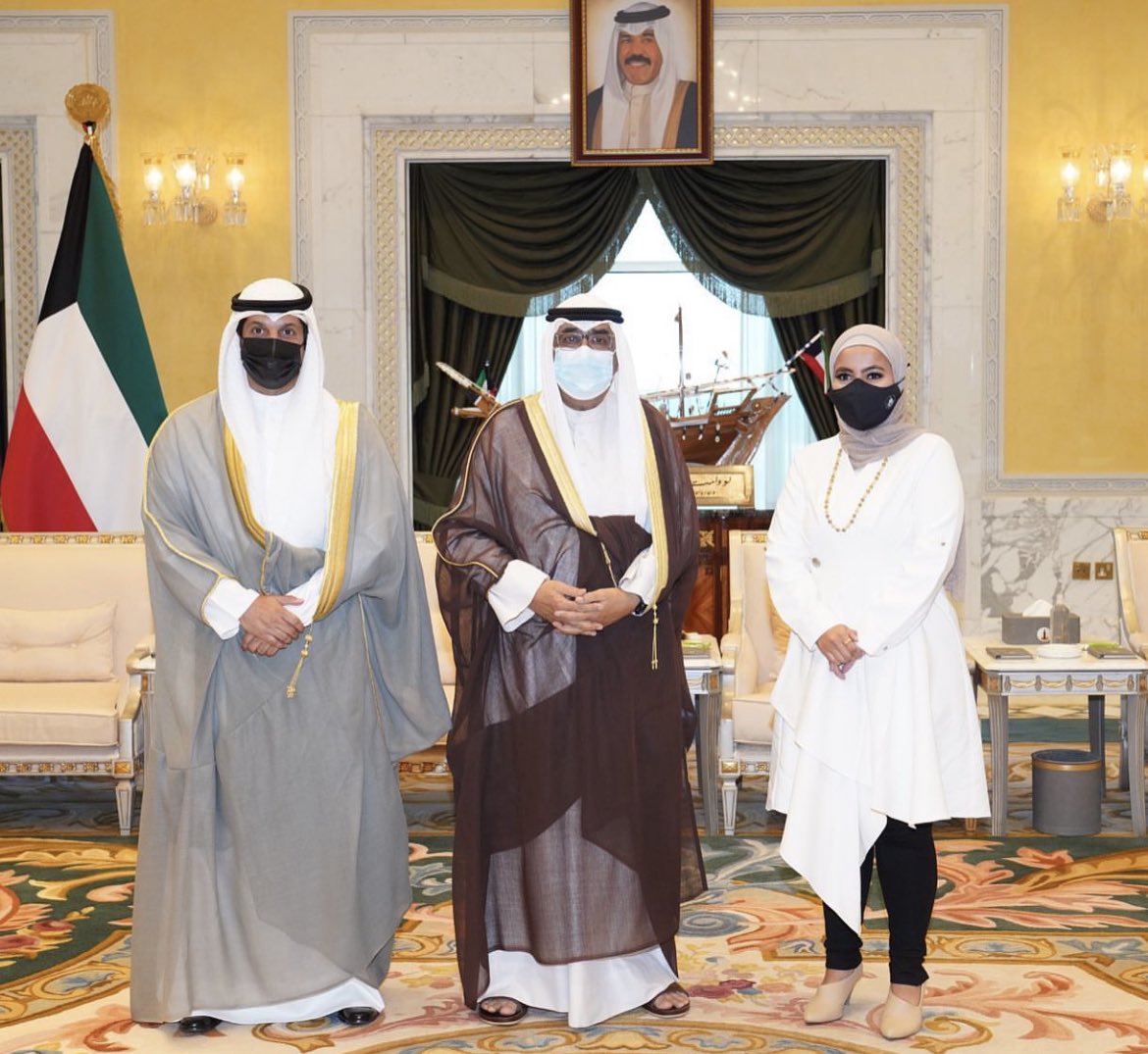 JenanAlShehab's tweet photo. في مثل هاليوم بيوم ميلادي قبل سنتين 2021
تشرفت بمقابلة
سمو أمير البلا الشيخ نواف الاحمد الجابر الصباح 👑
وسمو ولي العهد الشيخ مشعل الاحمد الجابر الصباح 👑
وكانت أجمل هدية 🤍
#20_september 2021 https://t.co/iulJ0dDThx
