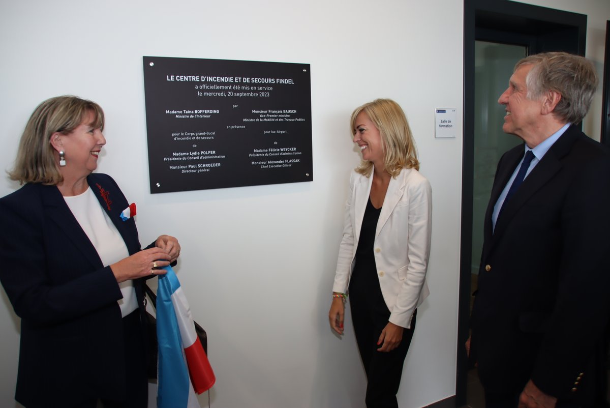 [Inauguration du CIS Findel] Le nouveau Centre d'incendie et de secours Findel a été mis en service aujourd'hui en présence de la ministre de l'Intérieur, Taina Bofferding, et du Vice-Premier ministre François Bausch. gd.lu/4774rV