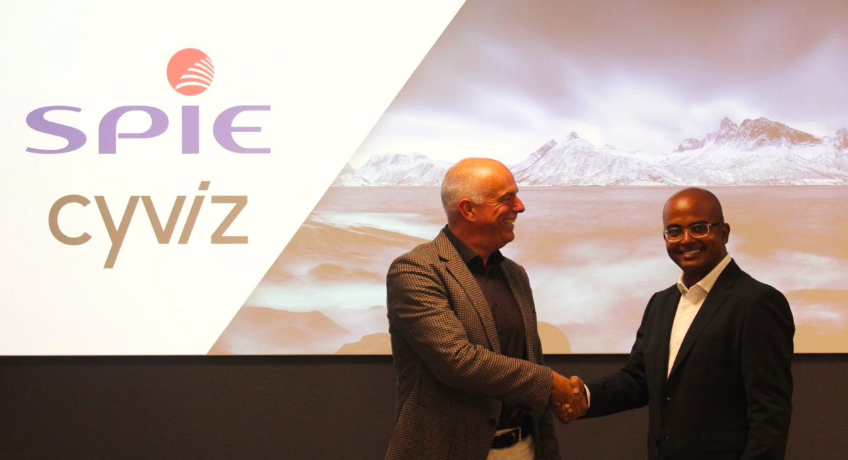 europawire's tweet photo. SPIE Business Unit Manager, Oscar Arenz en Cyviz CCO, Anand Anupam bij de officiële opening van het Cyviz Experience Center in de Benelux, Nederland https://t.co/InlhJlDJig #visualisatie #samenwerkingsoplossingen #BENELUX https://t.co/y7DuCrXjg3