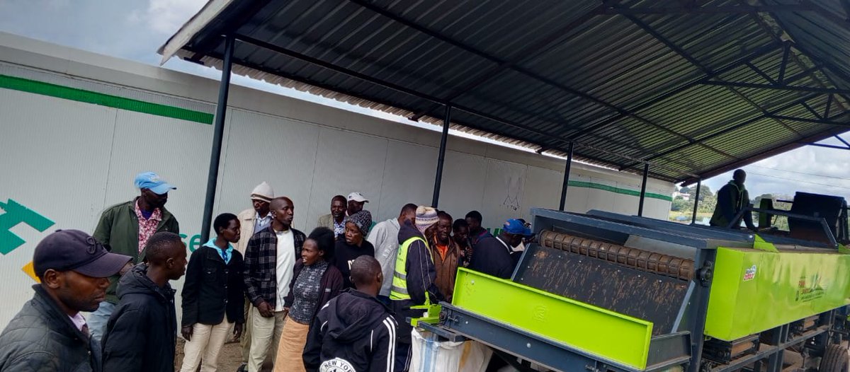 Today, the KENAFF CEO graced the Potato Value Chain Promotion Day at Ainabkoi Farmers Cooperative Society. The event brought together farmers, consumers, and industry experts to celebrate potatoes' versatility and nutritional benefits.

#StandWithFarmers #PotatoValueChain